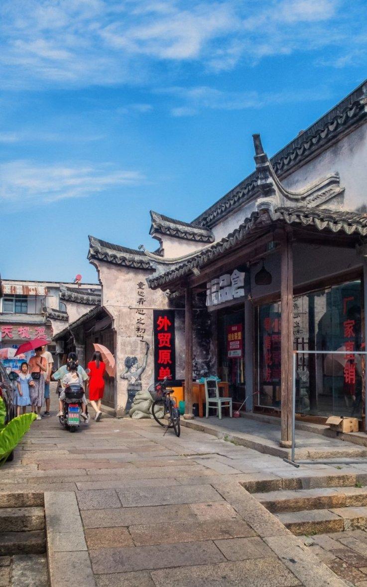 内蒙古:冬季旅游新体验 冷极村里迎新春